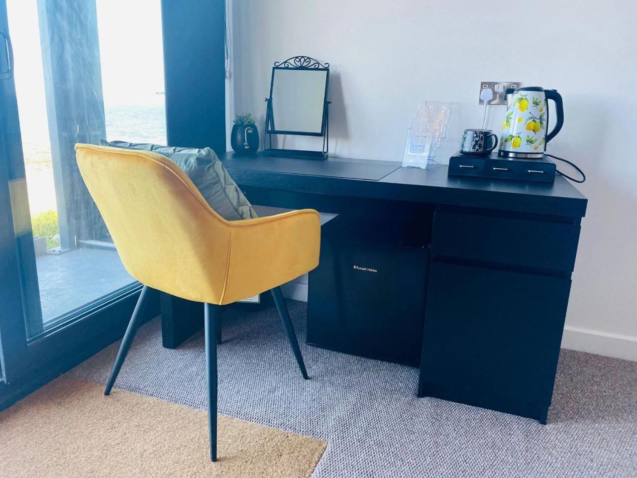 Luxury Beach Front Rooms- Pma Kirkcaldy Eksteriør billede